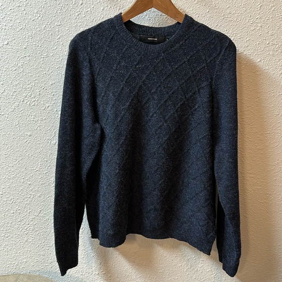 ✨5/$25 Veronica Moda crewneck sweater - Picture 1 of 1